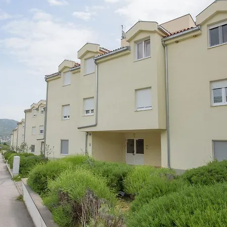 Aket * Kastel Novi