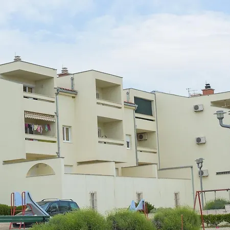 Aket Apartment