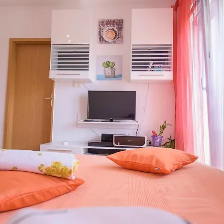 Aket Apartment