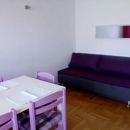Apartment Aket Kastel Novi
